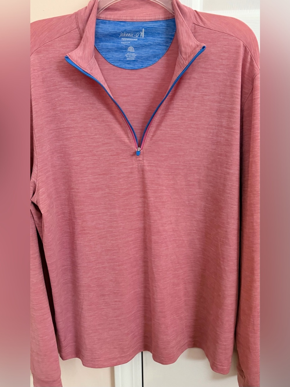 Johnnie-O Performance Salmon Colored Men’s M 1/4 Zip Long Sleeve Pullover